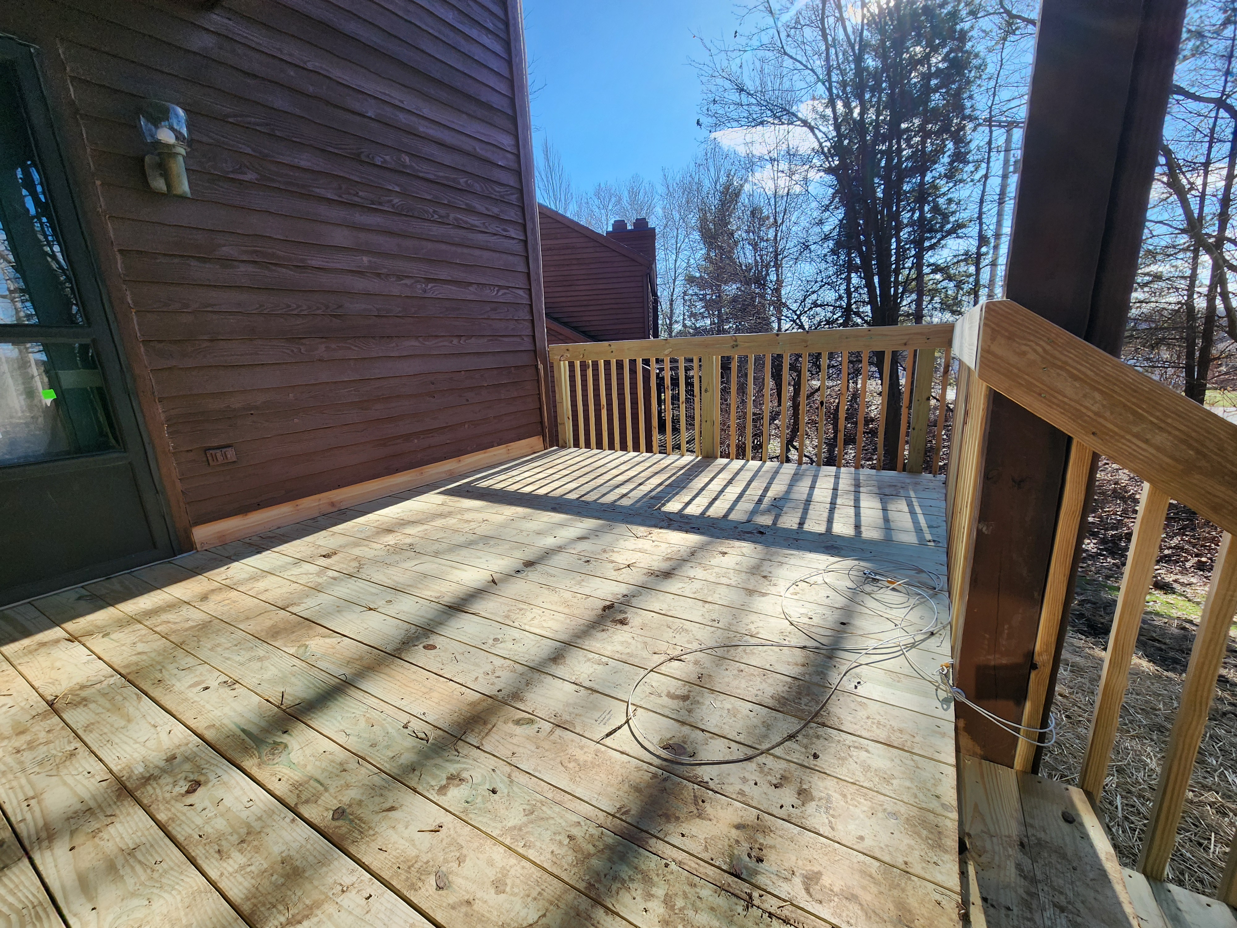 home-additions-akron-custom-deck-addition-outdoor-remodel-butler-building
